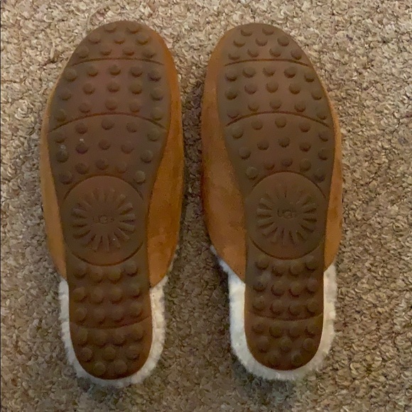 Ugg slippers - Picture 2 of 3